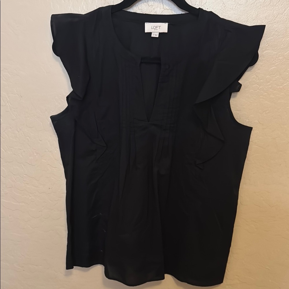 LOFT Women's Black Ruffle Sleeve Top